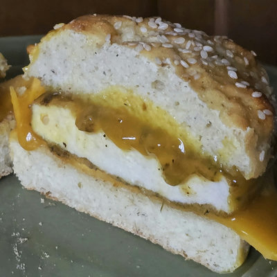 Hamburger Buns w/ Sesame Seeds